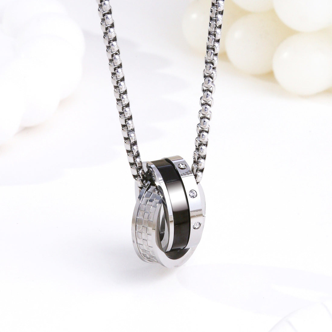 Double O Pendant