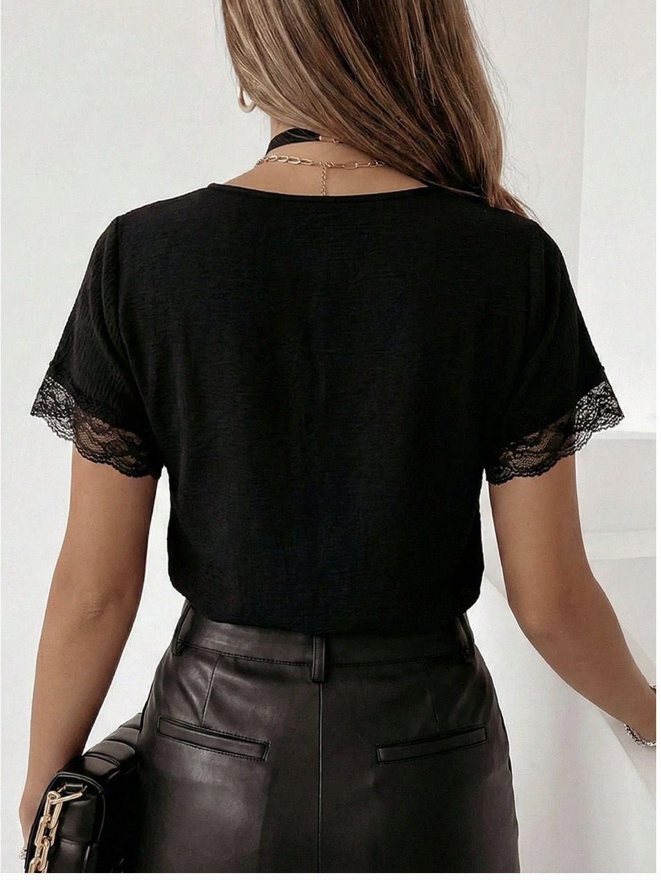 Soft V-Neck Fitted Top Black