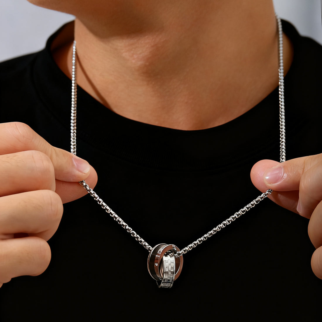 Double O Pendant